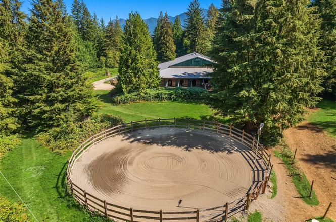 WildBrooksRoundPen2